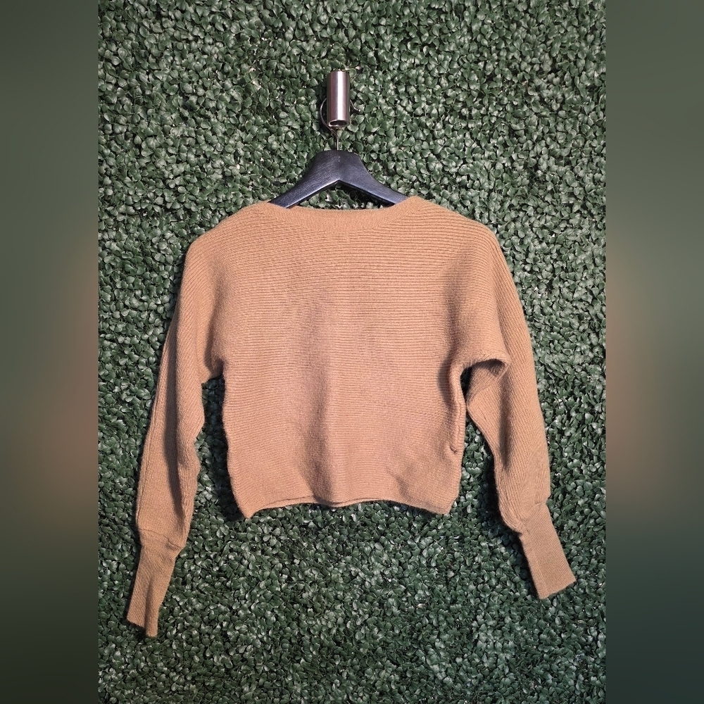 Women's Tan Olive Green Sweater - Picture 3 of 6